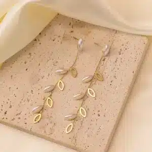 ¡Uy! Arete hoja brillo largo